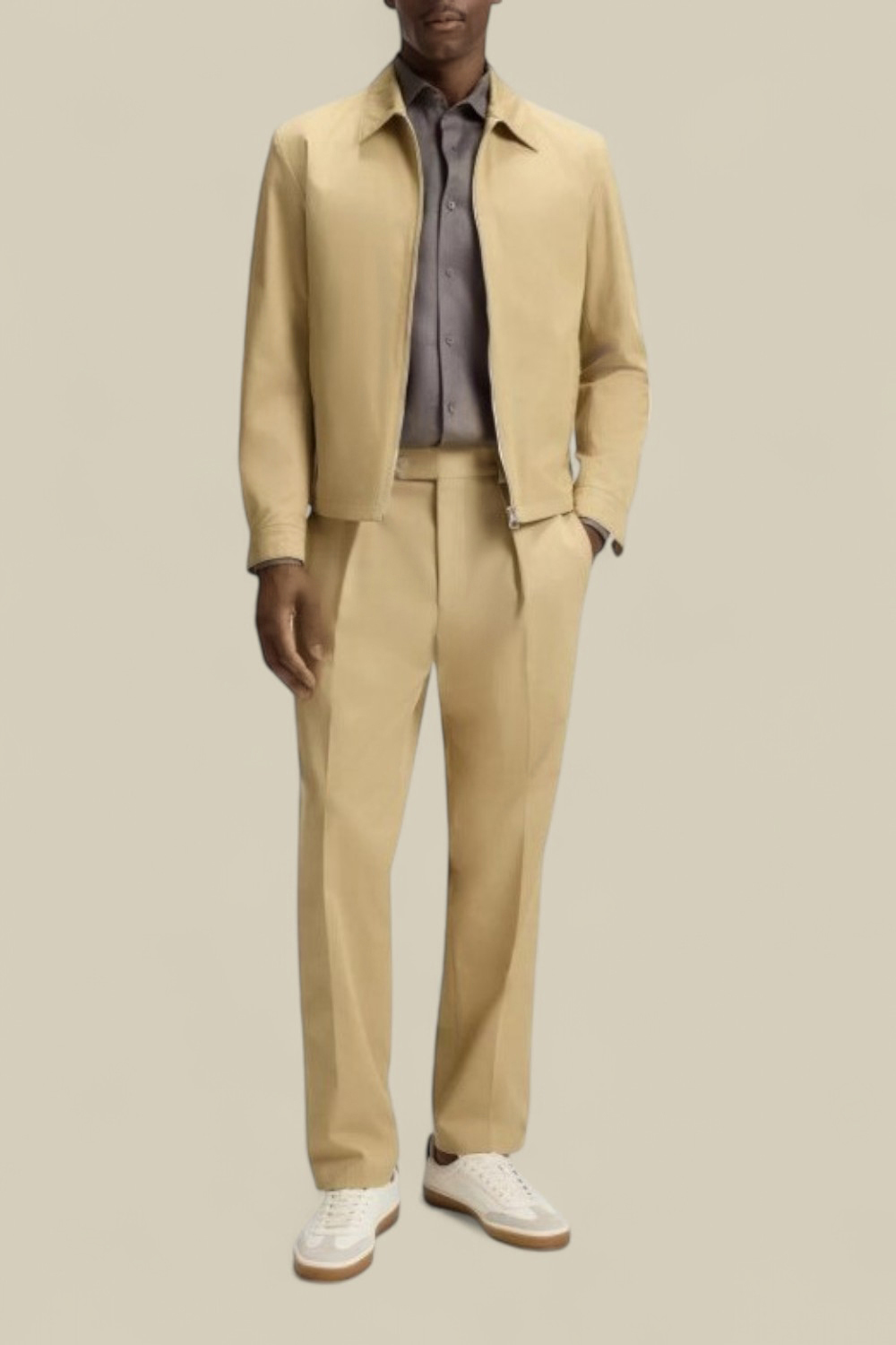 תמונת כל הלוק של מכנסיים מחוייטים